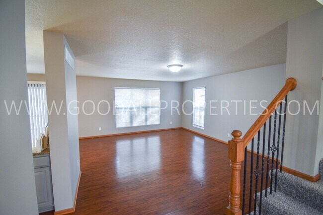 Building Photo - 3 Bedroom 2.5 Bath home