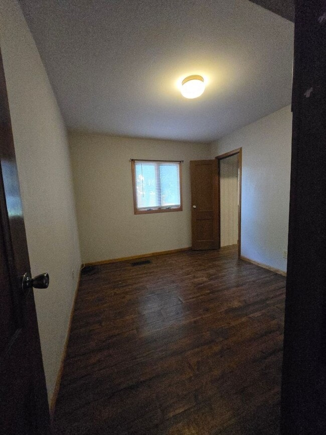 Building Photo - Cozy 3 Bedroom on Corner lot