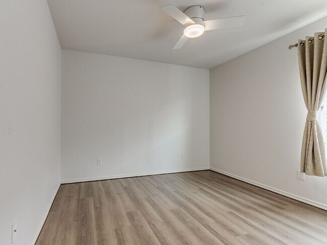 Building Photo - 15704 Caney Dr