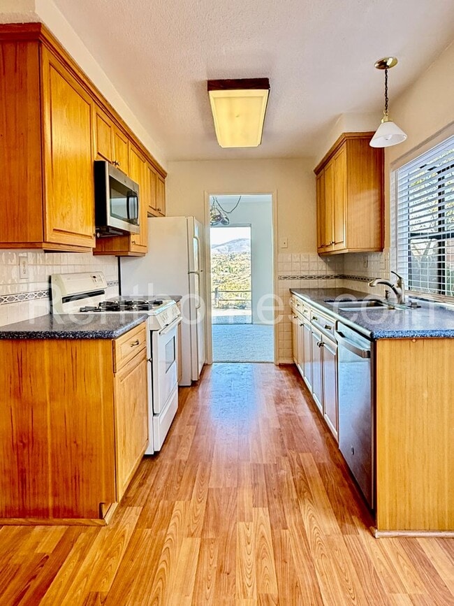 Building Photo - 8948 Capcano Rd