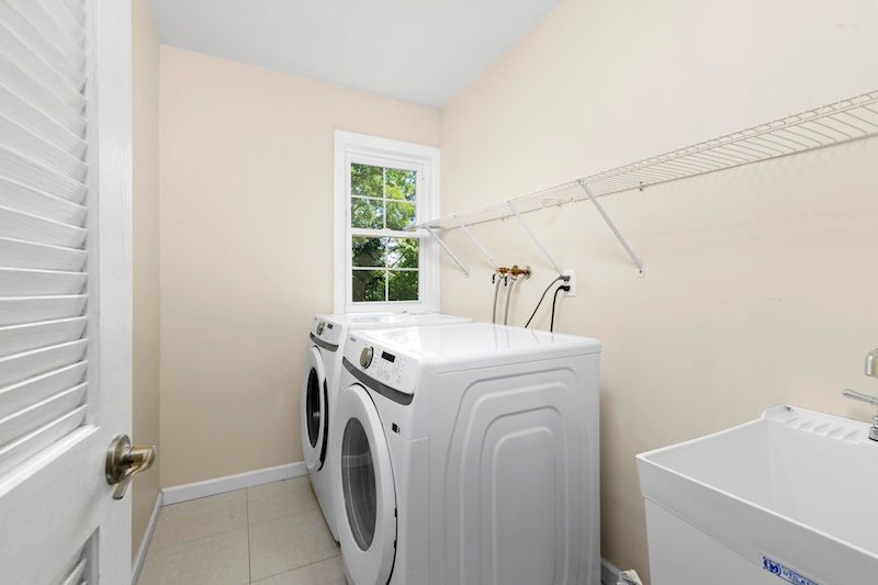 Building Photo - 45 Whippoorwill Way