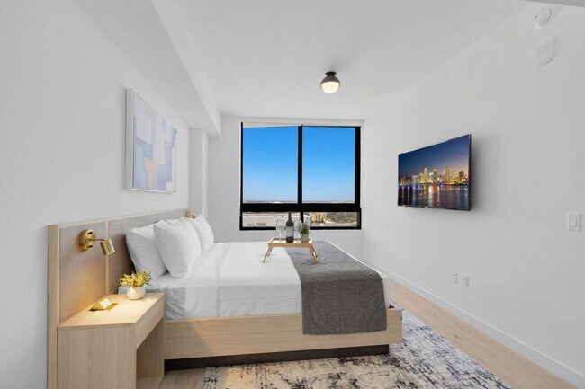 Building Photo - 225 N Miami Ave