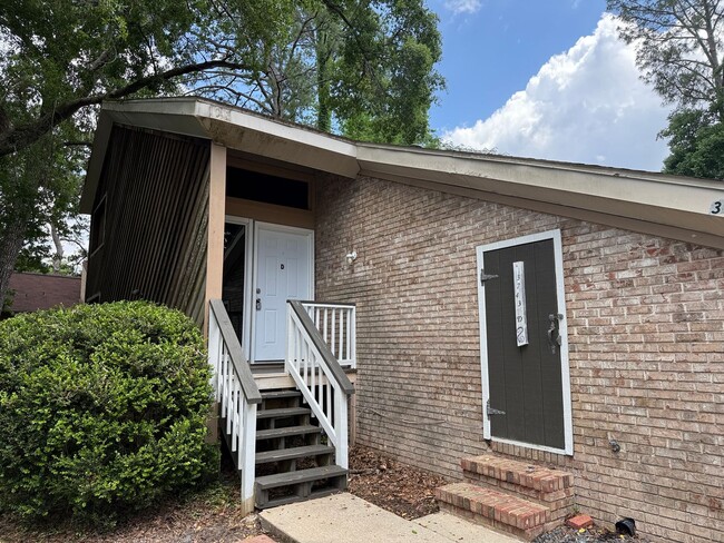 Building Photo - 3743 Donovan Dr