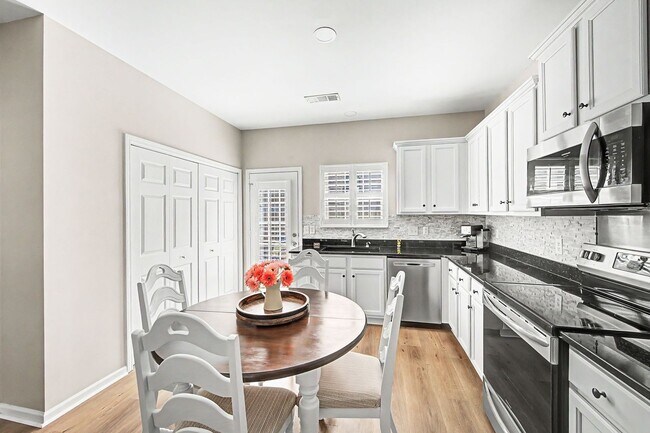 Building Photo - 3BR/2BA Home in Franklin