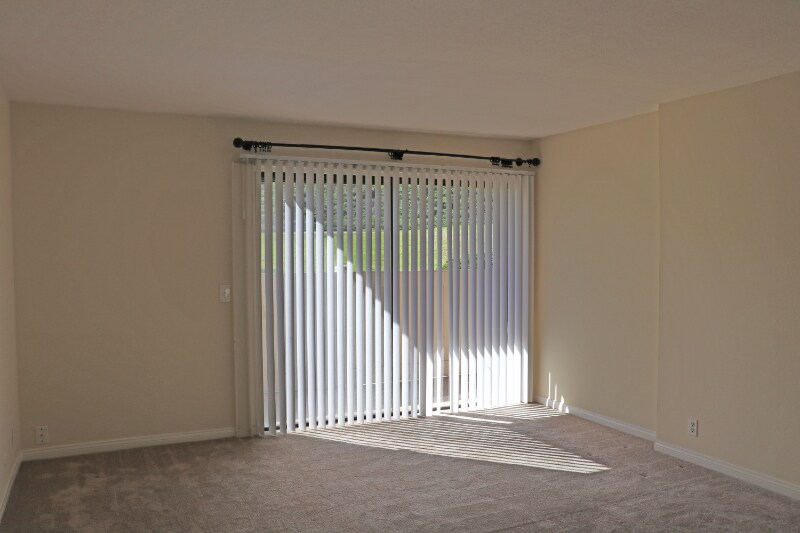 Building Photo - 2639 Pirineos Way