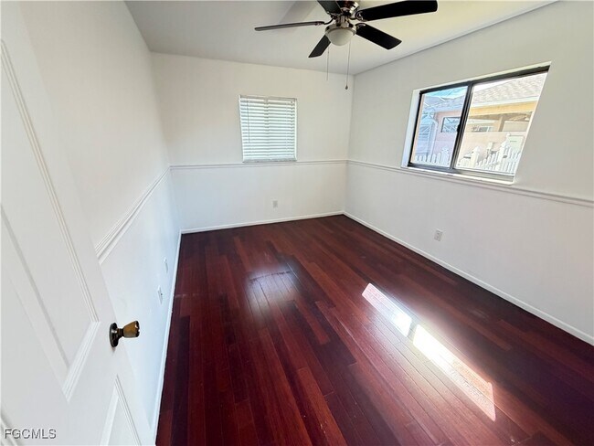 Building Photo - 3313 SE 4th Ave