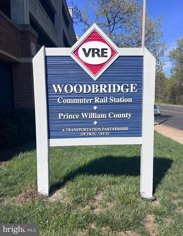 Building Photo - 596 Watermans Dr