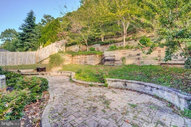 Building Photo - 805 31st St S