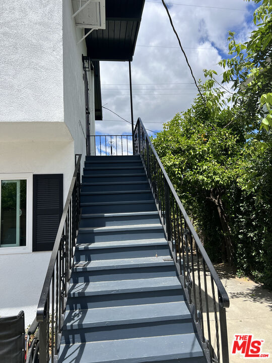 Building Photo - 2215 Orange Grove Ave