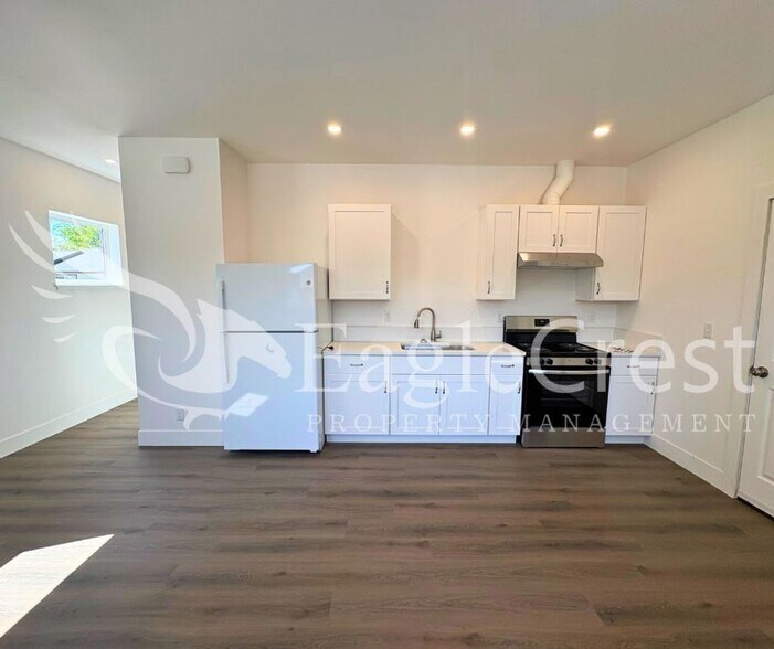 Building Photo - 420ANKENY