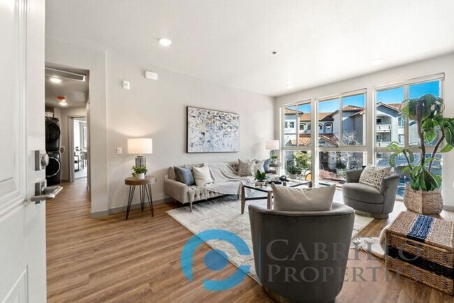 Building Photo - 3093 Broadway