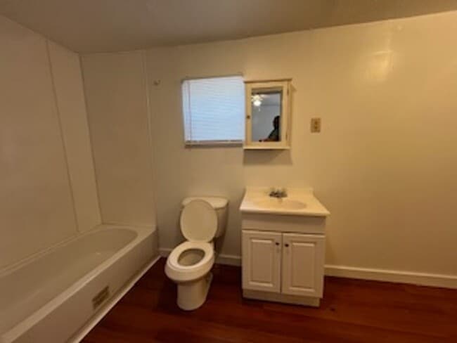 Building Photo - Biloxi 3 Bedroom