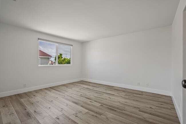 Building Photo - 4543 168th St