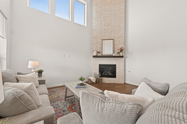 Building Photo - 7427 Compass Dr