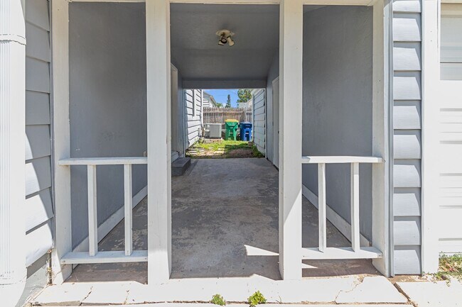 Building Photo - 2 Bedroom House in Green Bay