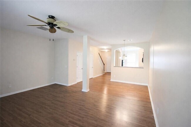 Building Photo - 1402 Bayrose Cir