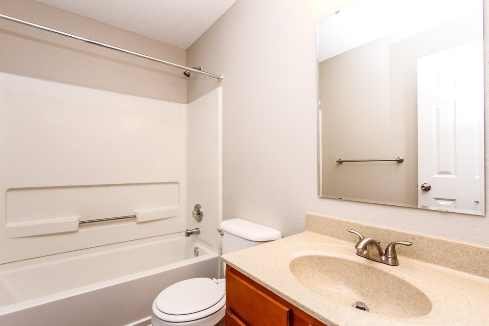 Building Photo - 738 Rosea Ct