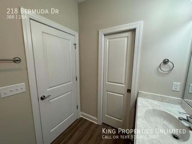 Building Photo - 218 Bermuda Dr