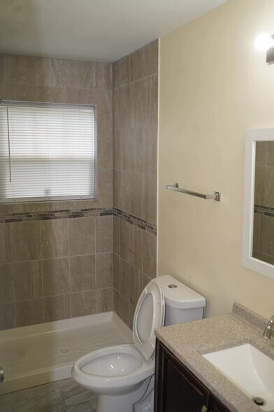 Bathroom 1 - 957 Prosperity Ave