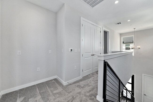 Building Photo - 12001 Vista Parke Dr