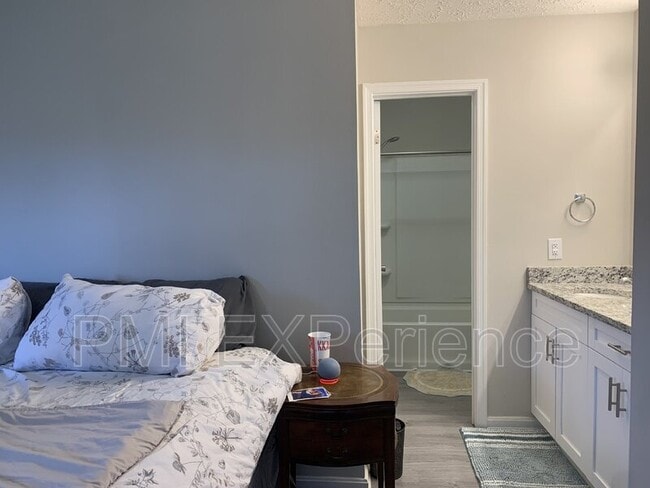 Building Photo - 6094 Red Squirrel Pl