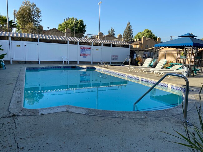 Building Photo - 918 S Mountain Ave