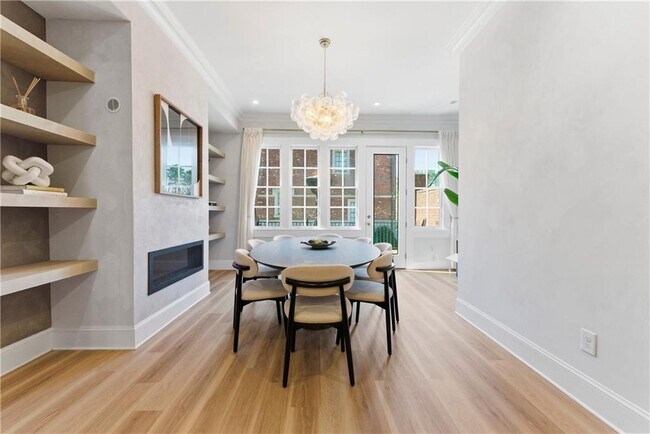 Building Photo - 2910 Hermance Dr NE