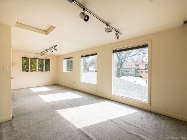 Building Photo - 127 Wooleys Ln