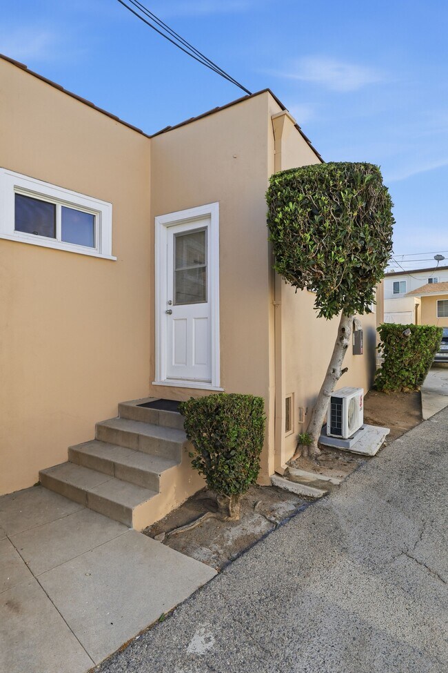Building Photo - 4407 Melbourne Ave
