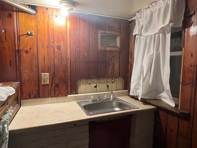 Building Photo - 96 Darling St