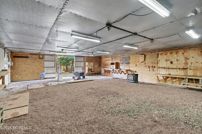 Building Photo - 218 Holly Ave