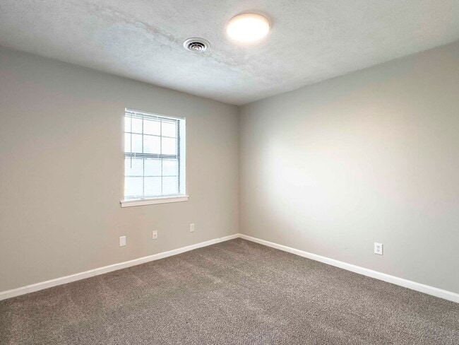 Building Photo - 19-419 Thompsonville Ln