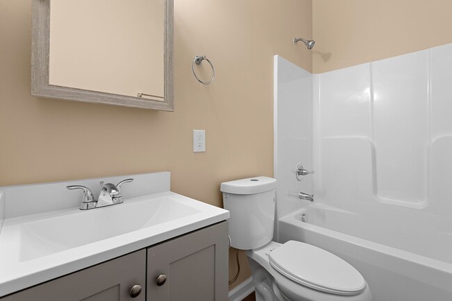 Building Photo - 4Bd/ 2Bath Ranch Style home mins from Down...