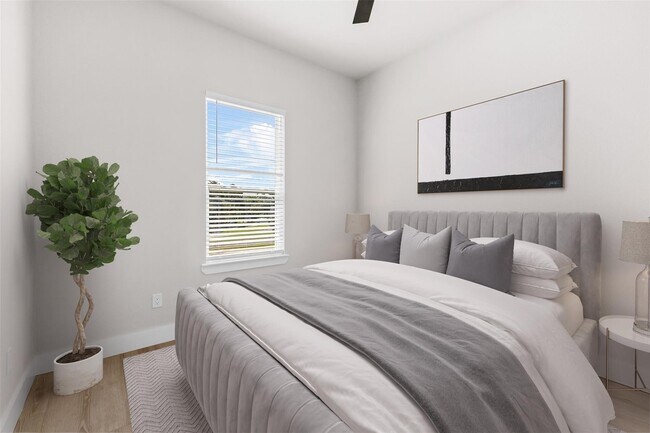 Building Photo - 2398 Valley Dr