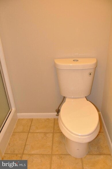 Building Photo - 9705 Glen Ave