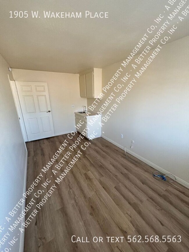 Building Photo - 3 Bed 2 Bath TOWNHOUSE w/Patio, Double Car...