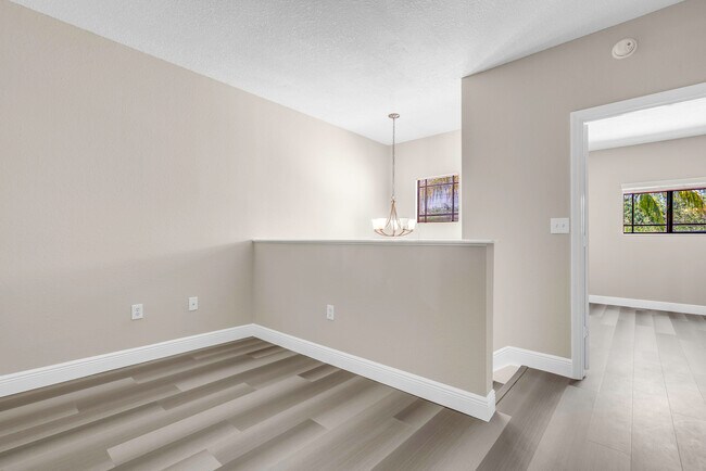 Building Photo - 2802 Sarento Pl