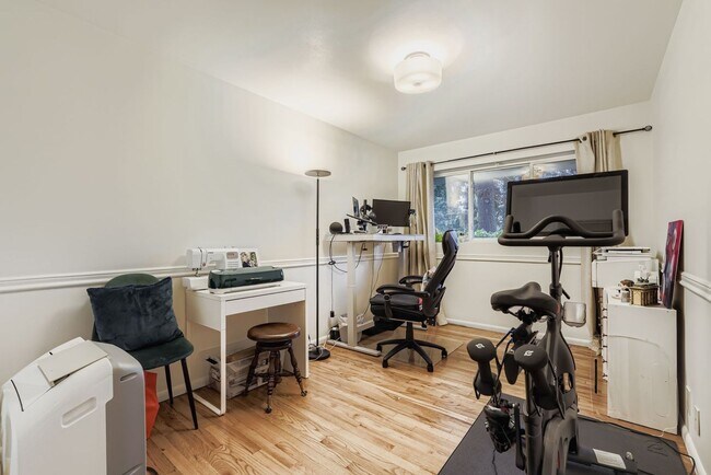 Building Photo - Medina Home