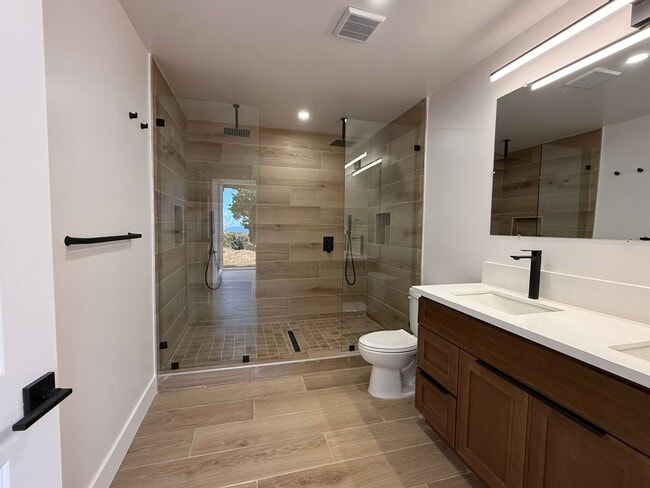 Building Photo - Newly Renovated 4 Bedroom Residence in La Jolla