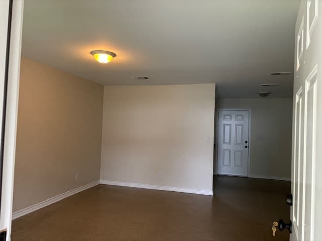 Building Photo - 454 S Mahon Ave