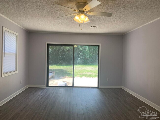 Building Photo - 9460 Darlene Cir