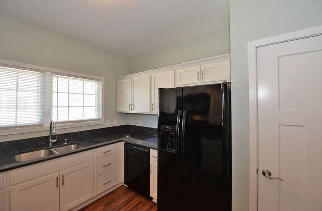 Building Photo - 3807 7th Ave