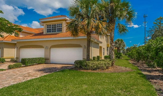 A closer look at Industrial Motivated Apartment Penthouse View