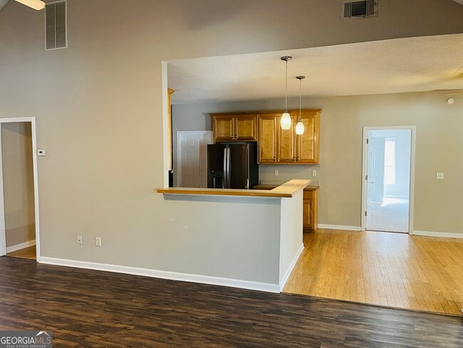 Building Photo - 50 Rock Mill Ct