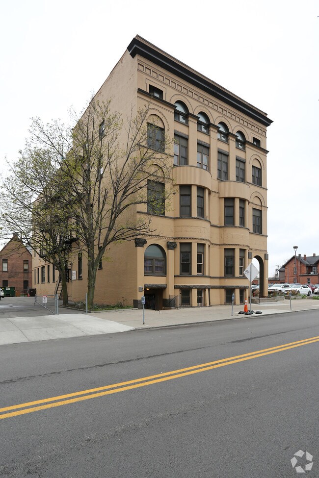 Braco I Buffalo Ny Apartment Finder Building Photo Braco I