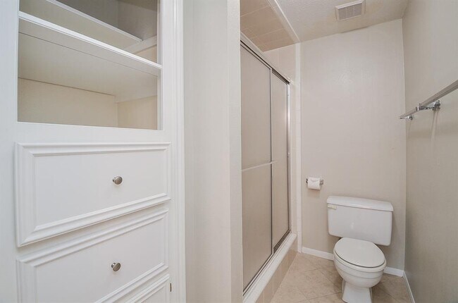 Building Photo - 5630 Fairdale Ln