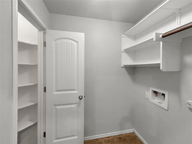 Building Photo - 188 Brockston Dr