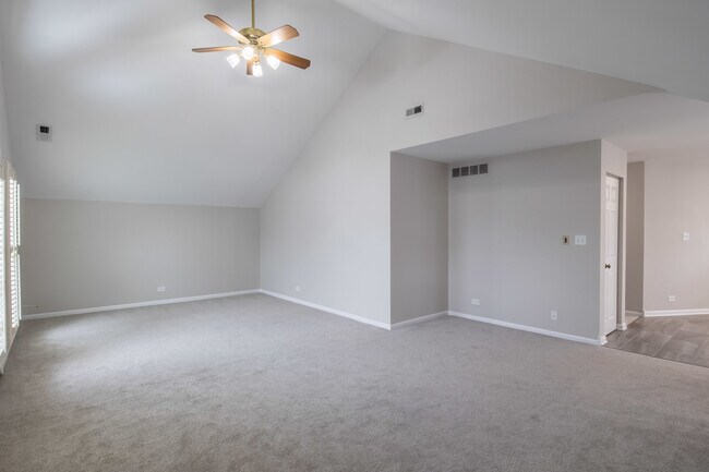 Building Photo - 194 S Stonington Dr