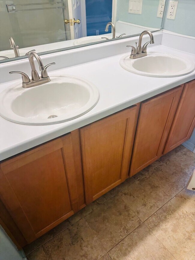 Building Photo - Rancho Sahuarita Home - Lovely 2 Bedroom Plus Den -AVAILABLE JAN 3rd!