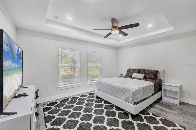 Building Photo - 12025 Saragossa Ln